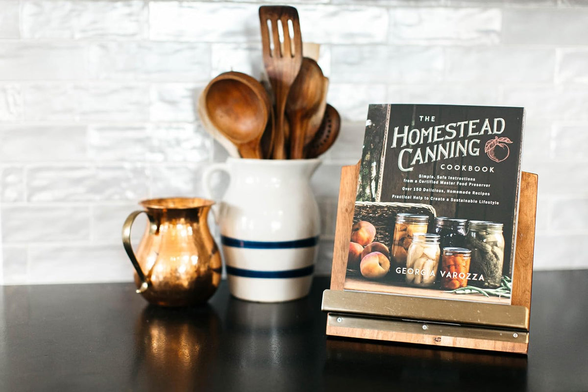 The Homestead Canning Cookbook: a Homestead Canning Cookbook with Safe Food Preservation Techniques for Beginners and Experienced Canners (The Homestead Essentials)